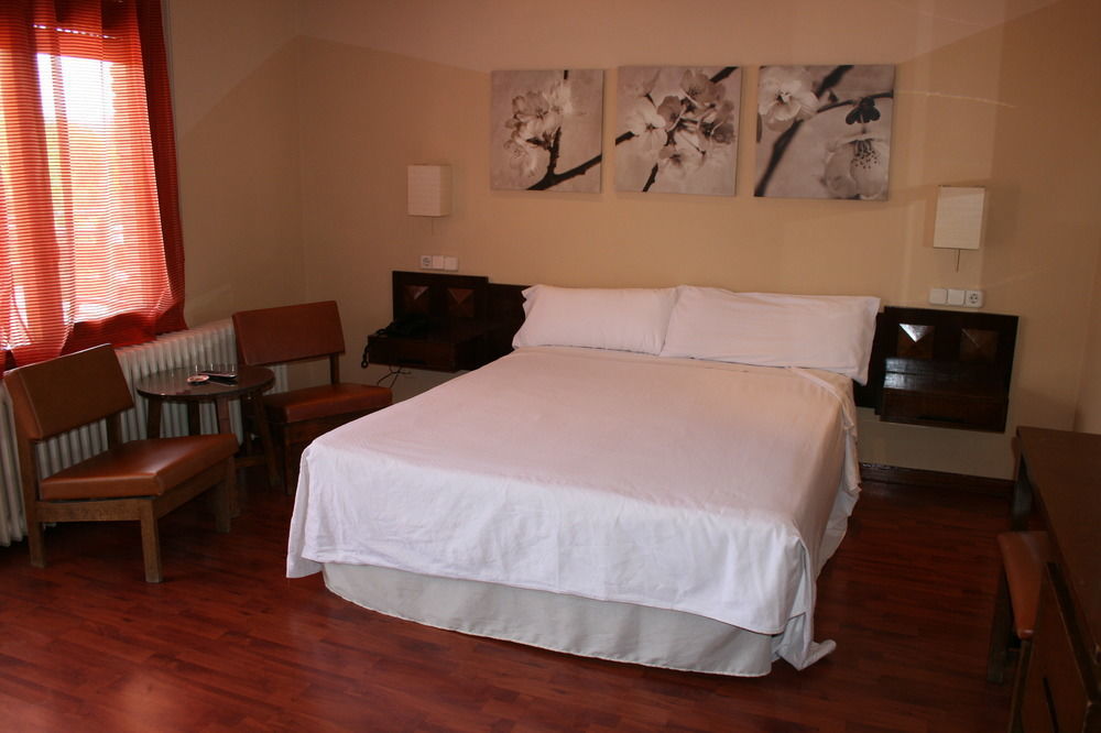Hotel Los Olivos Getafe Buitenkant foto